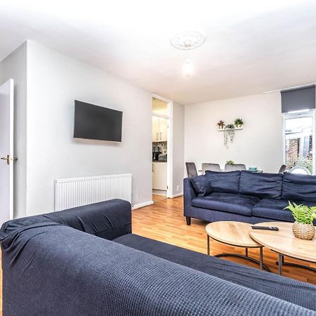 Bright Guest House In Hackney Londra Dış mekan fotoğraf